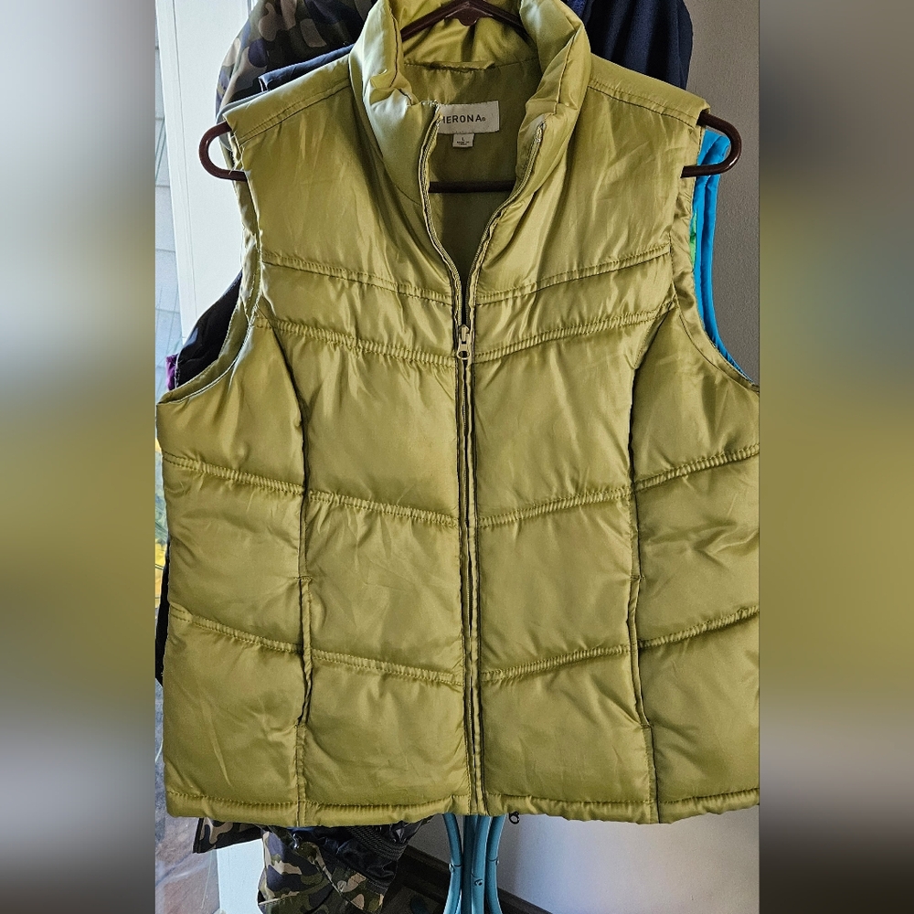 Merona Sage Green Quilted Vest - Woman's Large